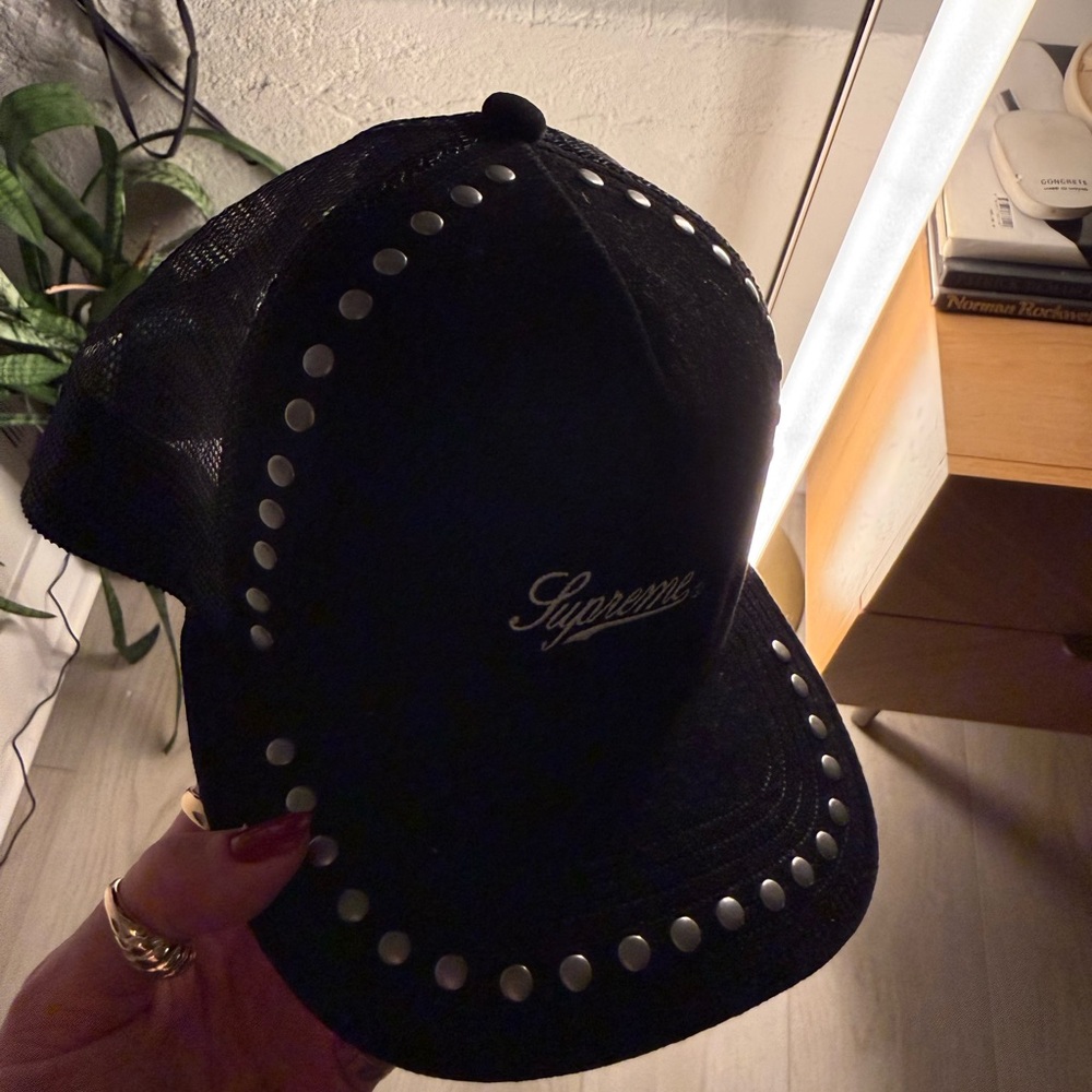 Supreme studded velvet black hat